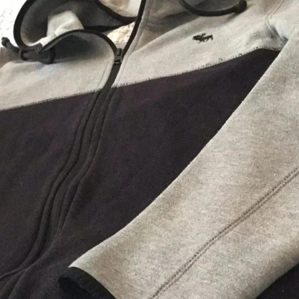 Abercrombie & Fitch Men’s XS‎ zip front hooded Jacket Gray/Black